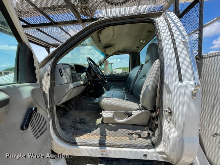 image for item IC9342 2005 Ford F750  bucket truck