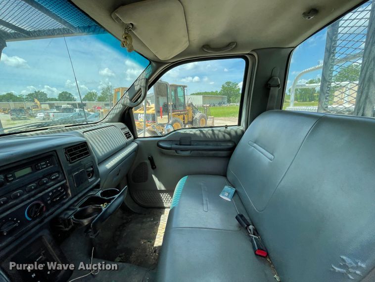 image for item IC9342 2005 Ford F750  bucket truck