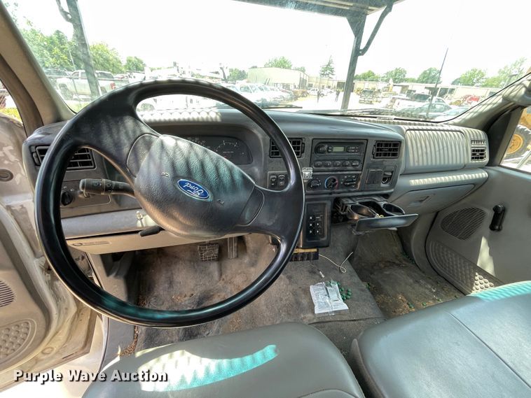 image for item IC9342 2005 Ford F750  bucket truck