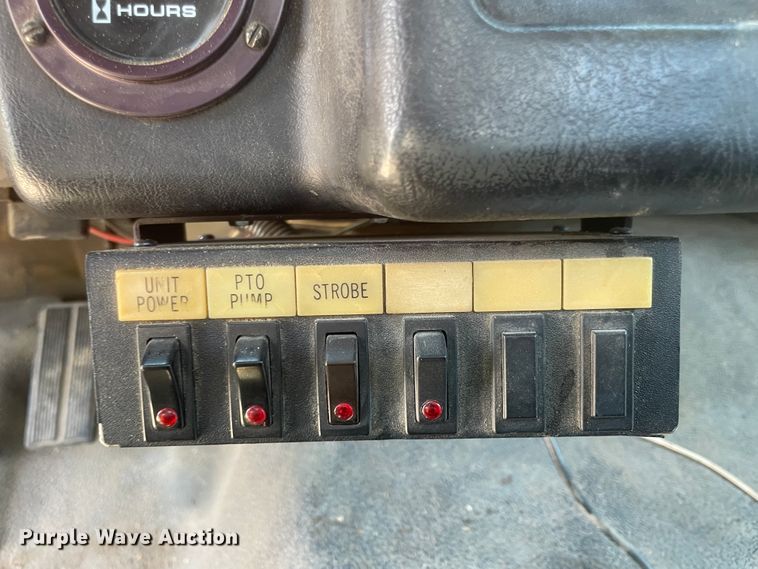 image for item IC9342 2005 Ford F750  bucket truck