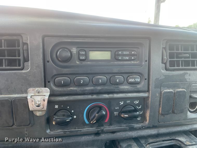 image for item IC9342 2005 Ford F750  bucket truck