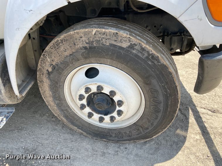 image for item IC9342 2005 Ford F750  bucket truck