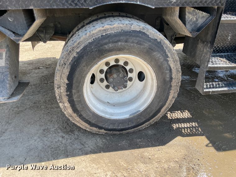 image for item IC9342 2005 Ford F750  bucket truck