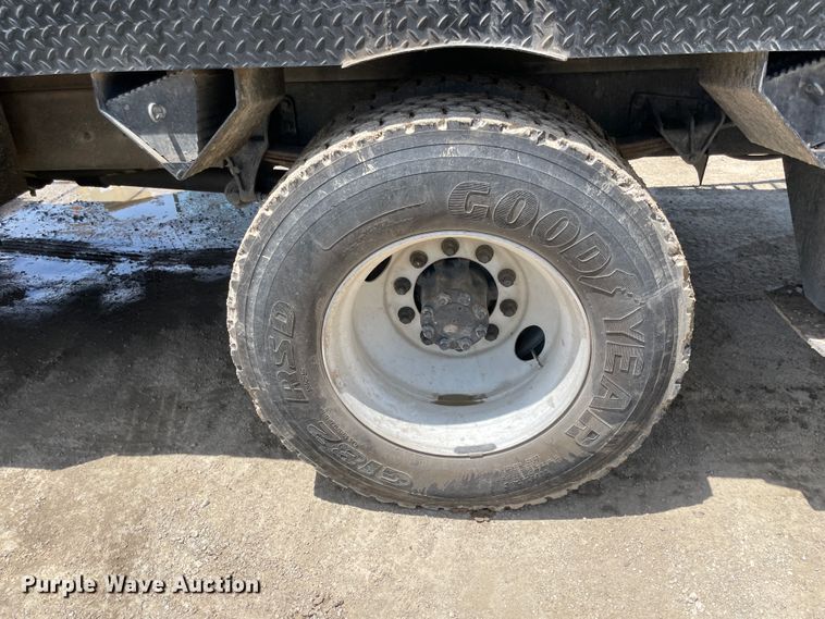 image for item IC9342 2005 Ford F750  bucket truck