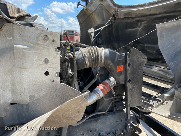 image for item IC9342 2005 Ford F750  bucket truck