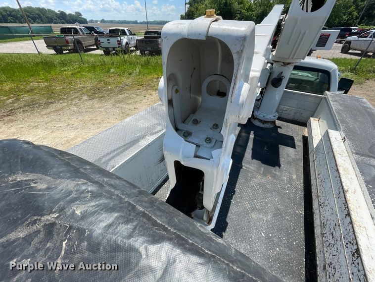image for item IC9343 2008 Ford F550  bucket truck