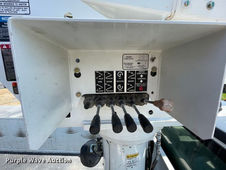 image for item IC9343 2008 Ford F550  bucket truck