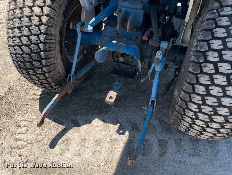 image for item IC9347 New Holland AJ4137  MFWD tractor