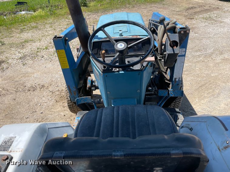 image for item IC9347 New Holland AJ4137  MFWD tractor