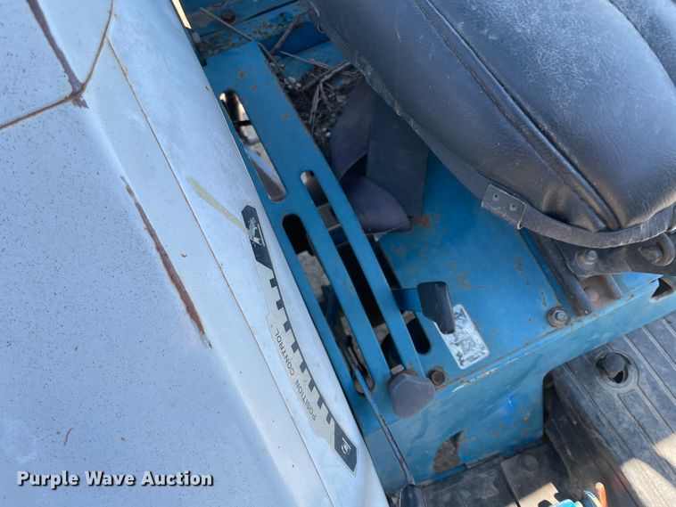 image for item IC9347 New Holland AJ4137  MFWD tractor