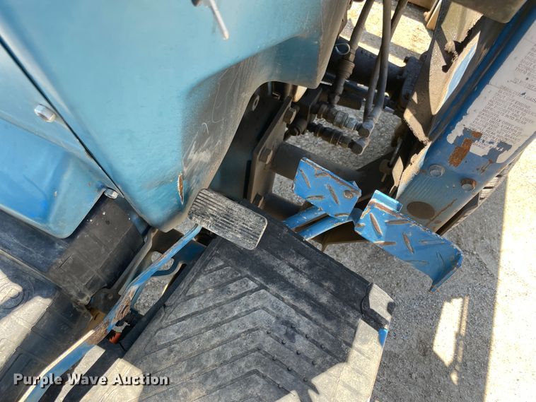 image for item IC9347 New Holland AJ4137  MFWD tractor