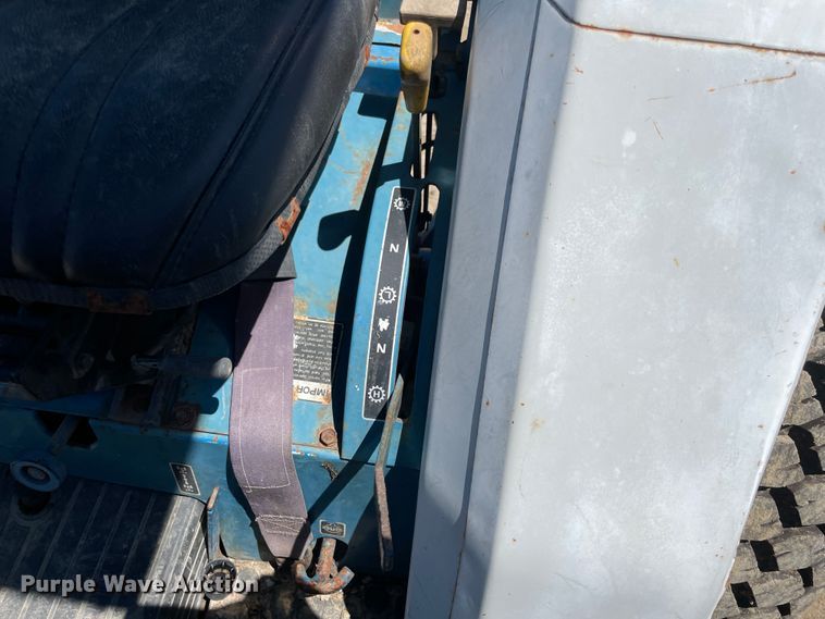 image for item IC9347 New Holland AJ4137  MFWD tractor