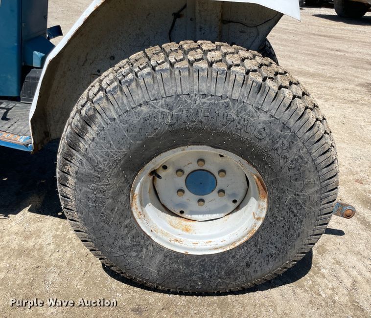 image for item IC9347 New Holland AJ4137  MFWD tractor