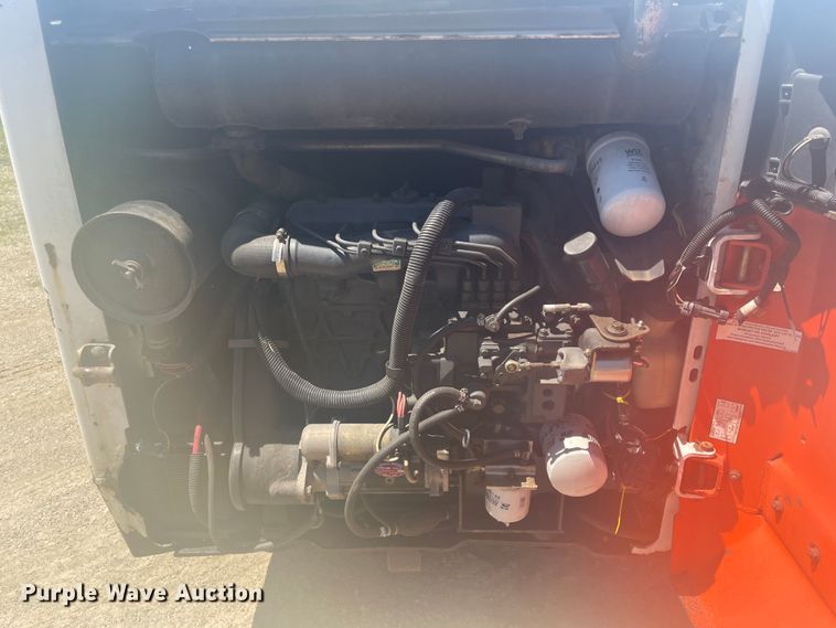 image for item IC9348 1996 Bobcat 753  skid steer loader