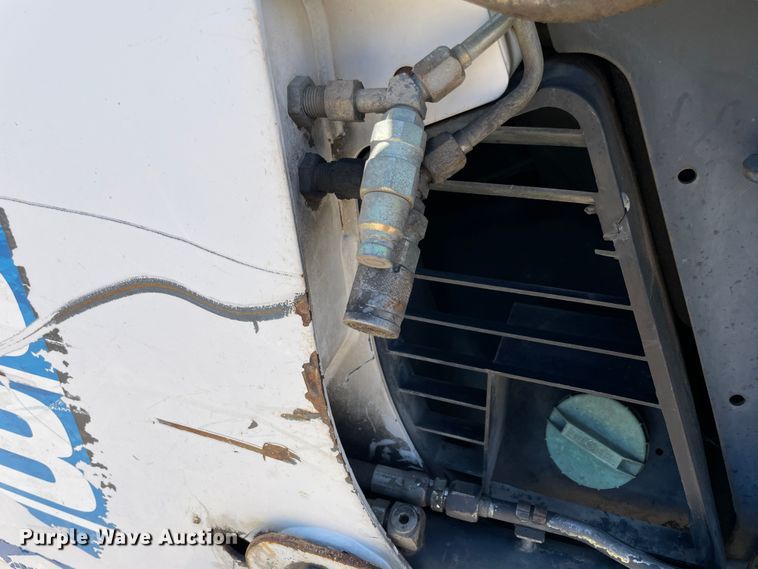 image for item IC9348 1996 Bobcat 753  skid steer loader