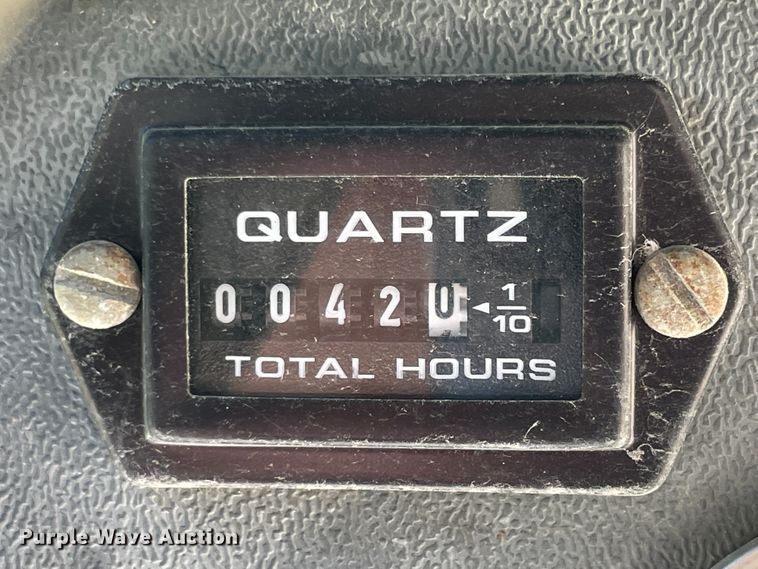 image for item IC9348 1996 Bobcat 753  skid steer loader