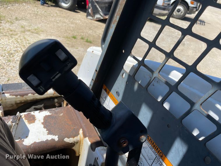 image for item IC9348 1996 Bobcat 753  skid steer loader