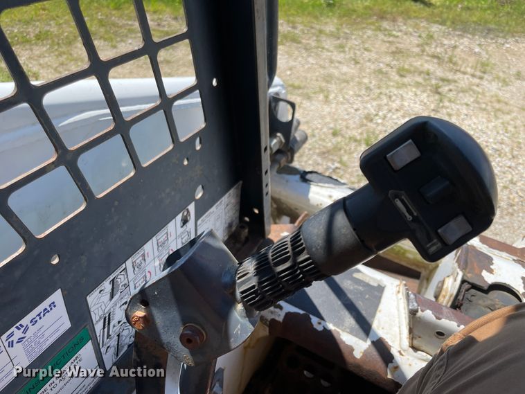 image for item IC9348 1996 Bobcat 753  skid steer loader