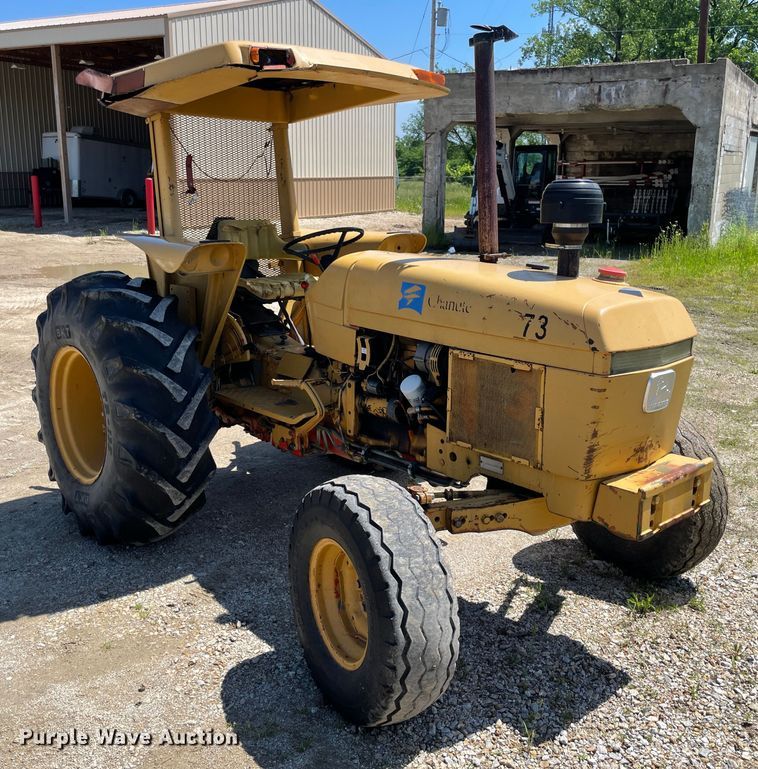 image for item IC9350 1984 John Deere 2150  tractor