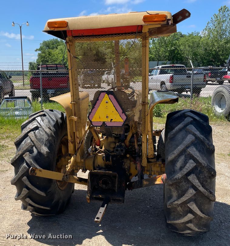 image for item IC9350 1984 John Deere 2150  tractor