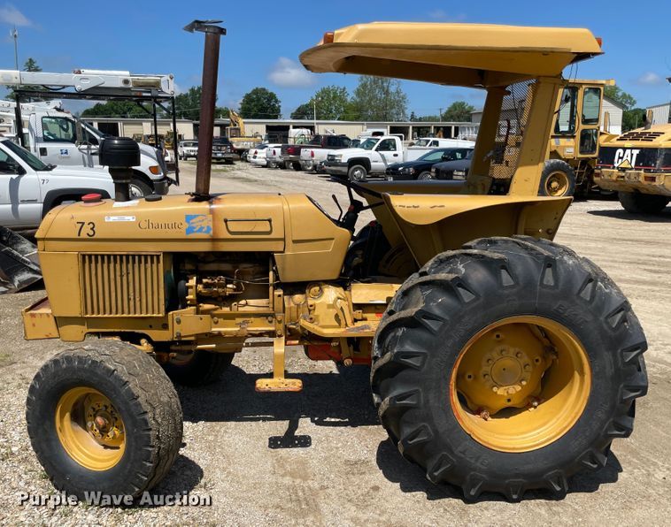 image for item IC9350 1984 John Deere 2150  tractor