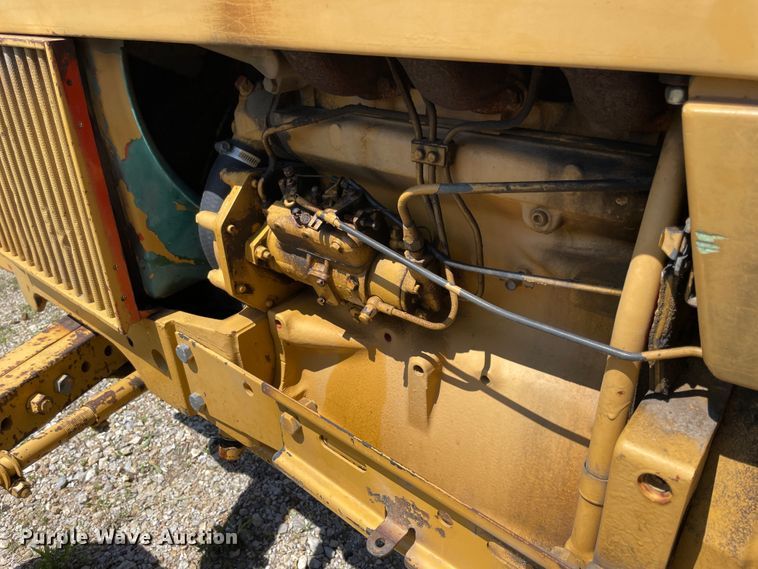 image for item IC9350 1984 John Deere 2150  tractor