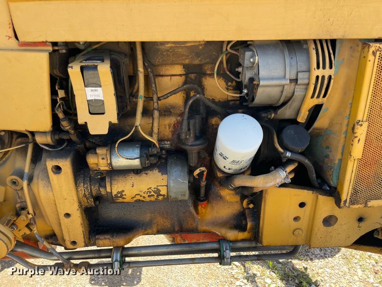 image for item IC9350 1984 John Deere 2150  tractor