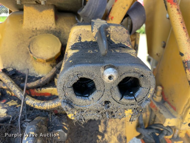 image for item IC9350 1984 John Deere 2150  tractor