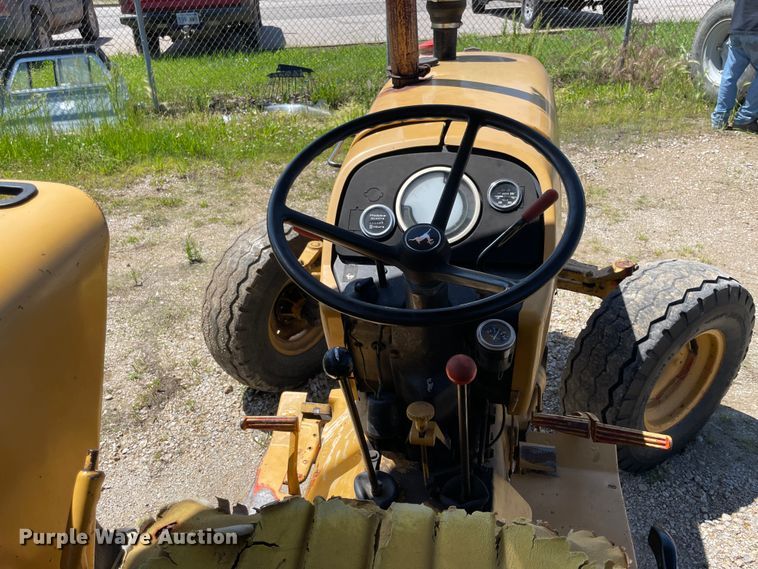 image for item IC9350 1984 John Deere 2150  tractor