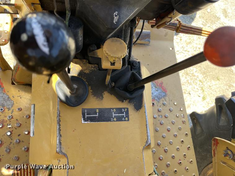 image for item IC9350 1984 John Deere 2150  tractor