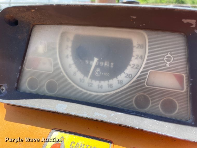 image for item IC9352 1981 Ford DW314C  tractor