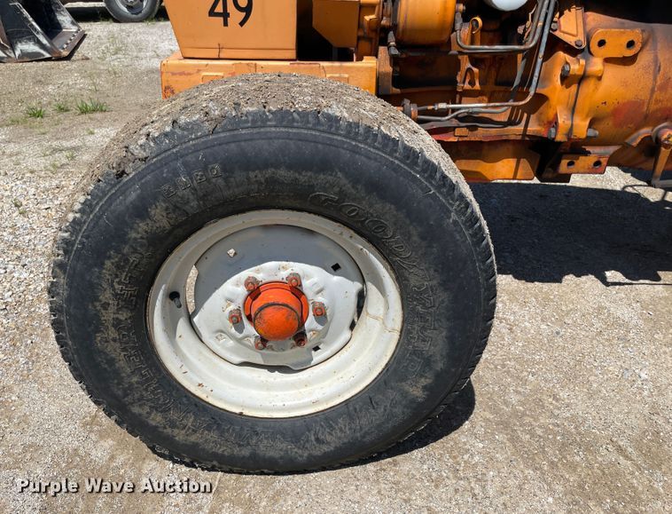 image for item IC9352 1981 Ford DW314C  tractor