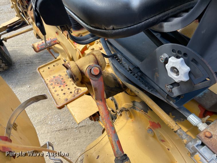 image for item IC9353 1980 Ford DD314C  tractor