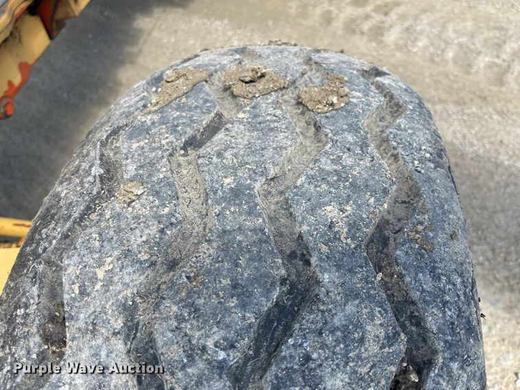 image for item IC9353 1980 Ford DD314C  tractor