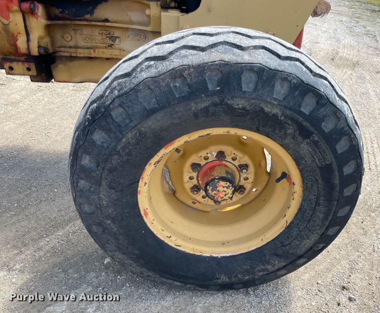 image for item IC9353 1980 Ford DD314C  tractor