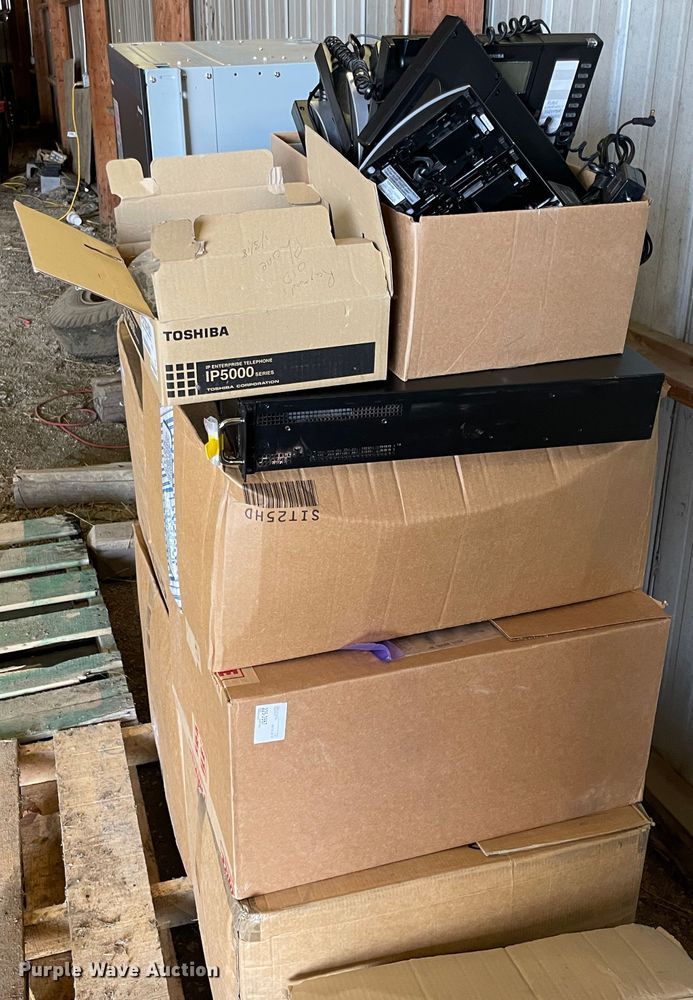 image for item IC9358 Approximately 100 Toshiba IP5000 telephones