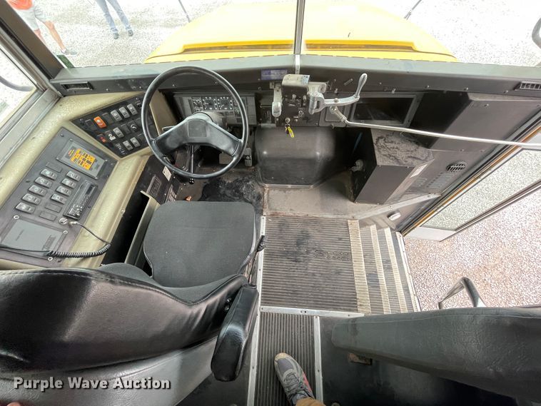 image for item IC9364 1999 International 3800  school bus