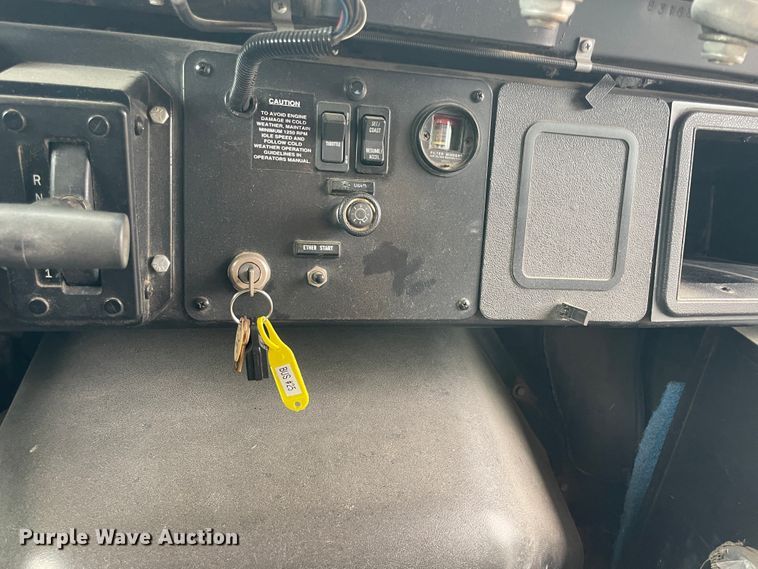 image for item IC9364 1999 International 3800  school bus