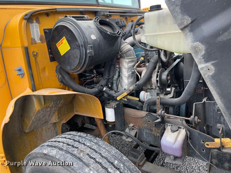 image for item IC9364 1999 International 3800  school bus