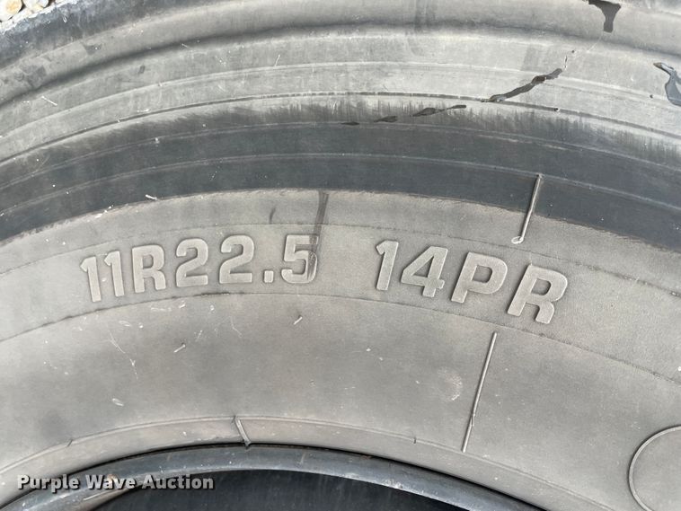 image for item IC9364 1999 International 3800  school bus