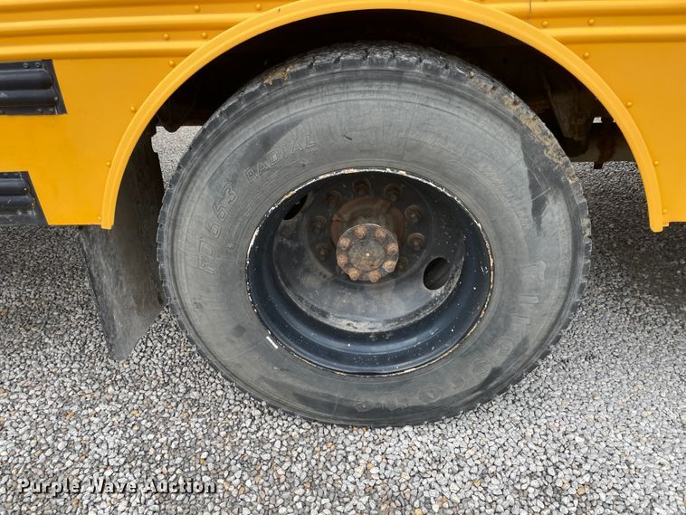 image for item IC9364 1999 International 3800  school bus