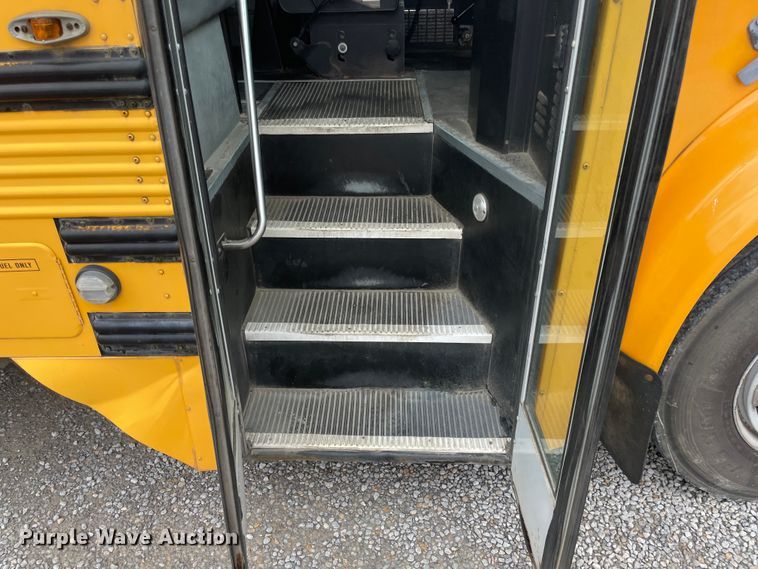 image for item IC9365 1996 International 3800  school bus