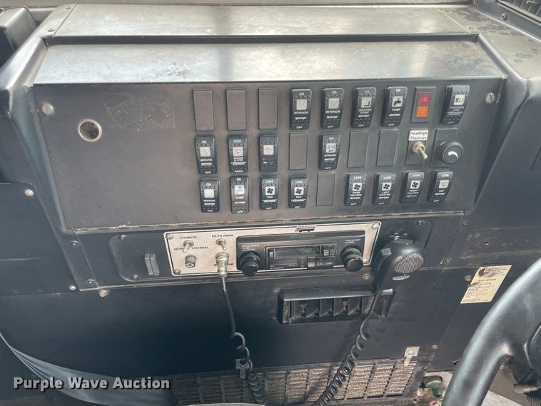 image for item IC9365 1996 International 3800  school bus