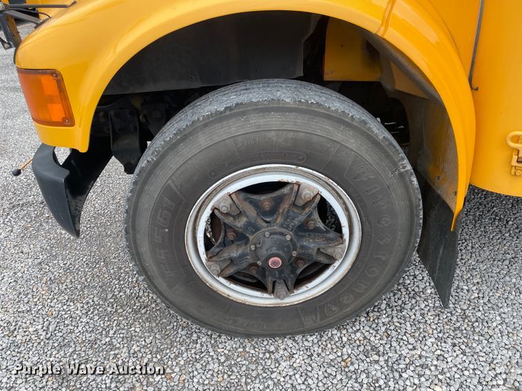 image for item IC9365 1996 International 3800  school bus