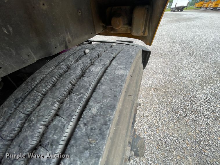 image for item IC9365 1996 International 3800  school bus