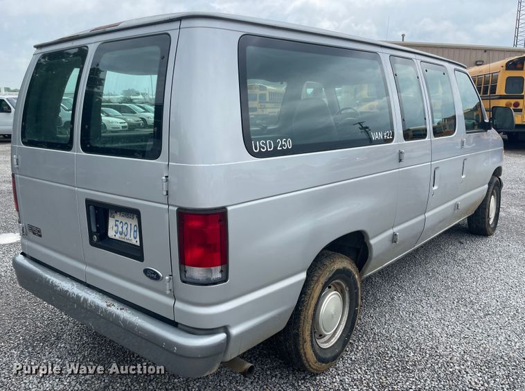 image for item IC9366 2001 Ford E150  van