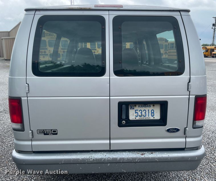 image for item IC9366 2001 Ford E150  van