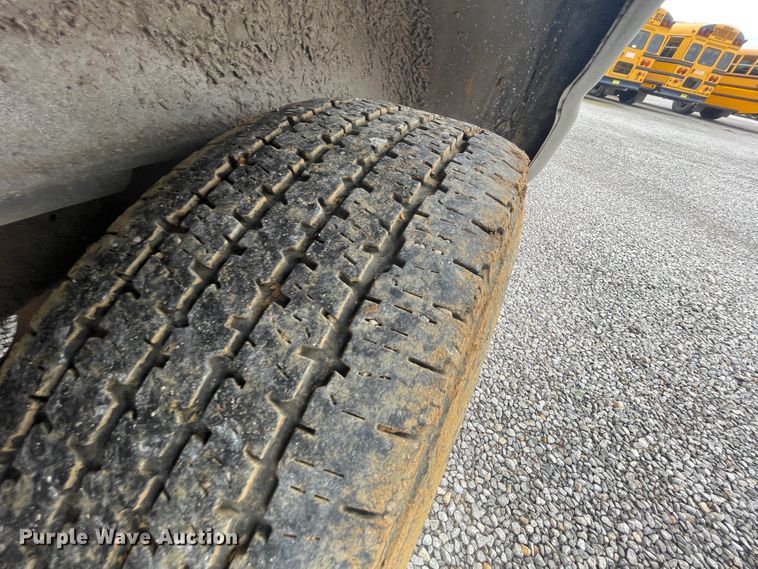 image for item IC9366 2001 Ford E150  van