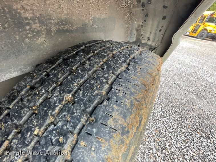 image for item IC9366 2001 Ford E150  van