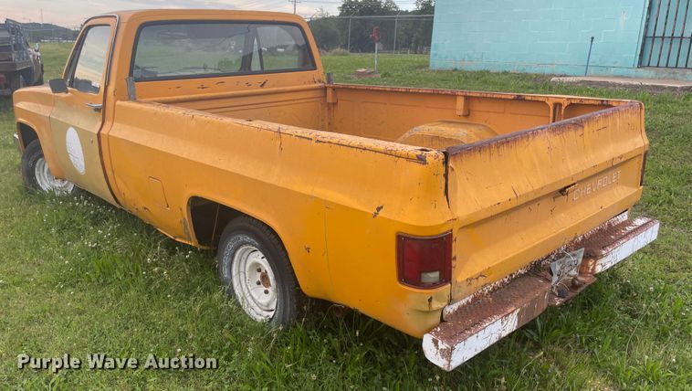 image for item IC9411 1986 Chevrolet C10  pickup truck